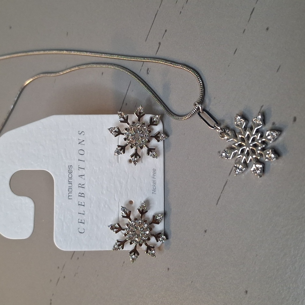 Maurices Silver Snowflake Jewelry Set